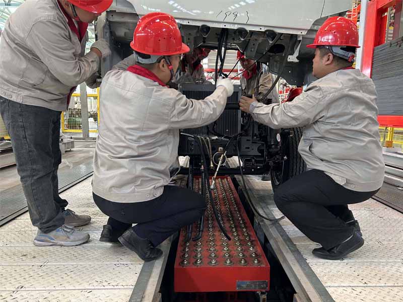 走进KD生产和包装车间，近距离了解商用车